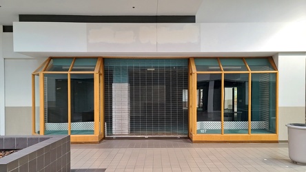 Former Atlas Tuxedo store [01]