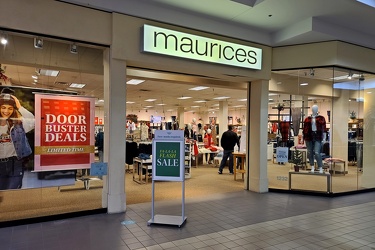 Maurices in Staunton Mall [01]