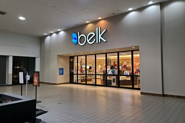 Mall entrance for Belk at Staunton Mall [02]