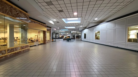 Staunton Mall Belk wing [01]