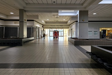 Staunton Mall Belk wing [05]