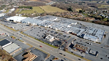 Overview of Staunton Mall [06]