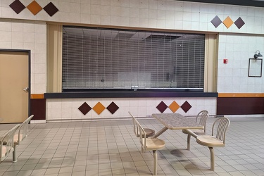 Former pretzel place in Staunton Mall