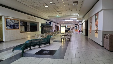 Food court area of Staunton Mall [01]