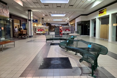 Staunton Mall JCPenney wing [02]