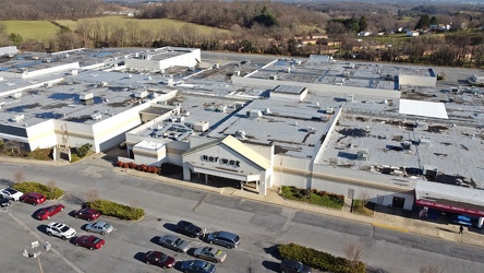 Center entrance to Staunton Mall [01]