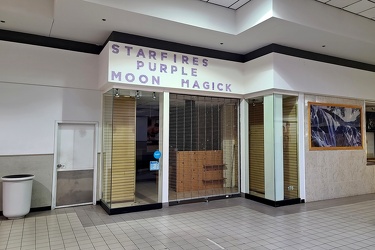 Former GNC store at Staunton Mall [01]