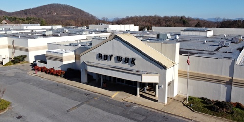 Center entrance to Staunton Mall [04]