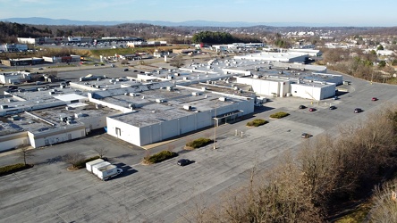 Former Peebles building at Staunton Mall [01]