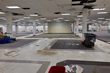 Interior of former Peebles store at Staunton Mall [02]