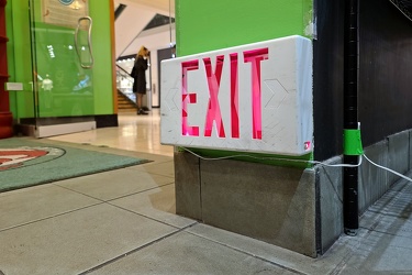 Floor-level exit sign at King of Prussia Mall [01]