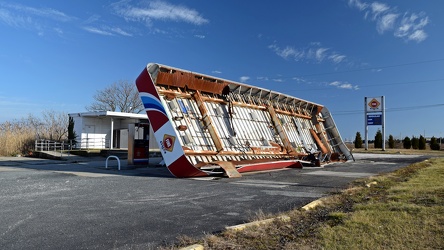 Abandoned gas station near Absecon, New Jersey [23]