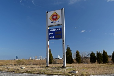 Abandoned gas station near Absecon, New Jersey [14]