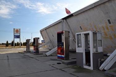 Abandoned gas station near Absecon, New Jersey [05]