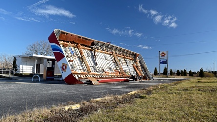 Abandoned gas station near Absecon, New Jersey [24]