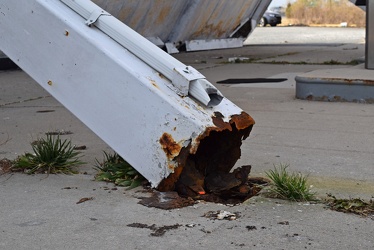 Abandoned gas station near Absecon, New Jersey [08]