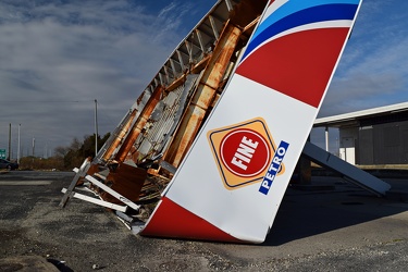 Abandoned gas station near Absecon, New Jersey [17]