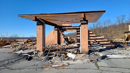 Burned out Days Inn near Warfordsburg, Pennsylvania [06]