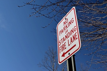 No parking sign at Warrenton Volunteer Fire Company [02]