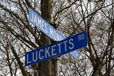 Street signs at intersection of US 15 and Lucketts Road [01]