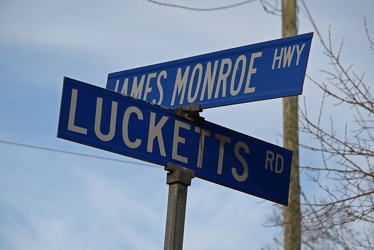 Street signs at intersection of US 15 and Lucketts Road [02]