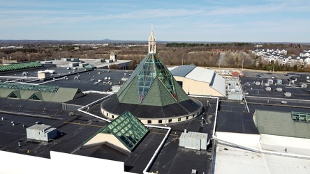 Skylight over center court at Dulles Town Center [01]