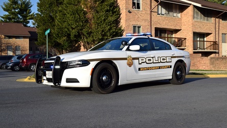 Montgomery County police car on Walker House Road [01]