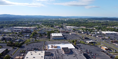 Commercial area south of Interstate 81 in Harrisonburg [01]