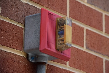 Fire alarm horn/strobe at New Street parking garage [02]