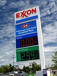 Out of gas at the Exxon on West Main Street [02]