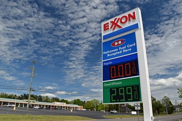 Out of gas at the Exxon on West Main Street [03]