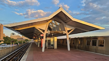 Spring Hill station in the evening [02]