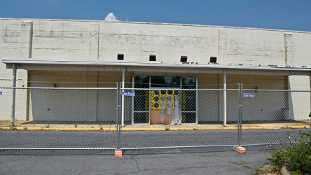 Staunton Mall with fence [10]