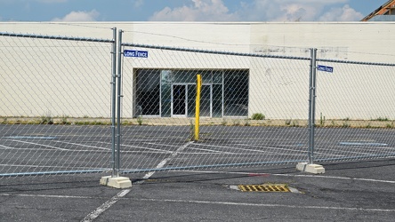 Staunton Mall with fence [14]