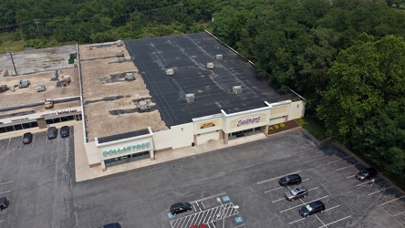 Dollar Tree and former Gordmans at Wayne Heights Mall