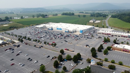 Walmart in Waynesboro, Pennsylvania [13]