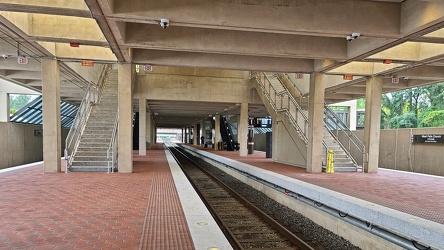 Platforms at West Falls Church station [05]