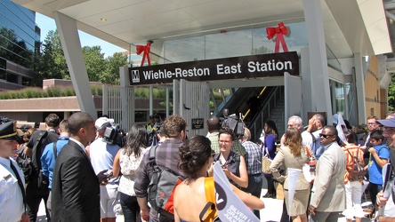 Crowds at the entrance to Wiehle-Reston East station [01]