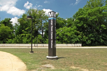 Largo Town Center station entrance pylon [07]