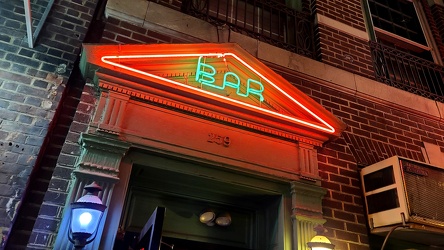 Neon sign at McGlinchey's Bar [02]