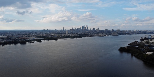 Delaware River between Camden and Philadelphia [02]