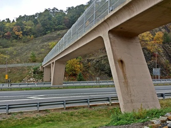 Footbridge over Interstate 68 at Sideling Hill [06]