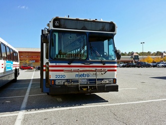 Metrobus 2220 at Largo Town Center