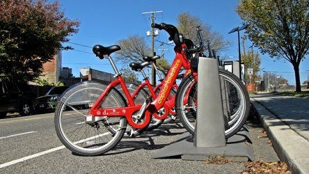 Capital Bikeshare station on 18th Street NE [01]