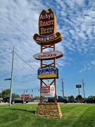 Vintage Arby's sign in Colonial Heights, Virginia [01]