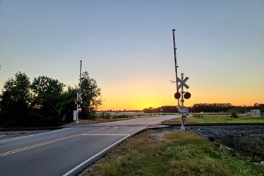 Railroad crossing at Williams Road [02]