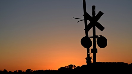 Railroad crossing at Williams Road [01]