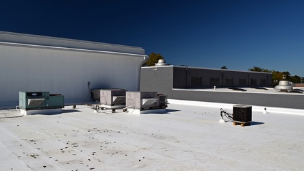 Equipment on the roof of the Hause Building [01]