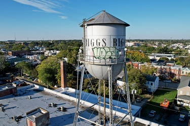 Rooftop water tower in Richmond [04]