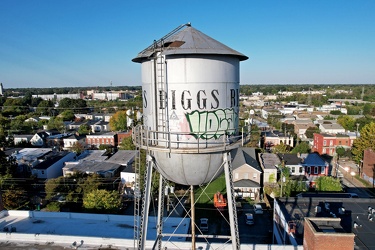 Rooftop water tower in Richmond [02]